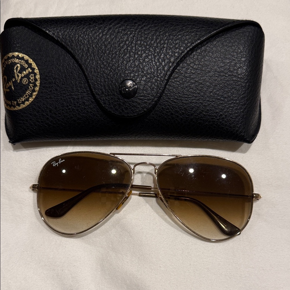 Ray-Ban Gold Aviator Sunglasses